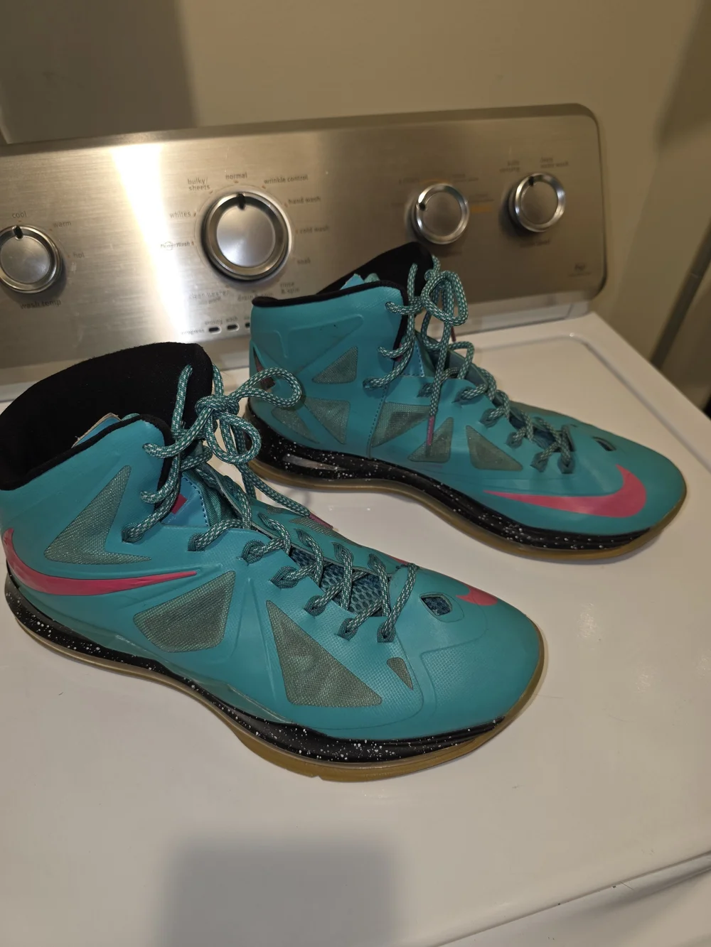Nike Lebron James Teal Basketball Shoes with Pink Swoosh